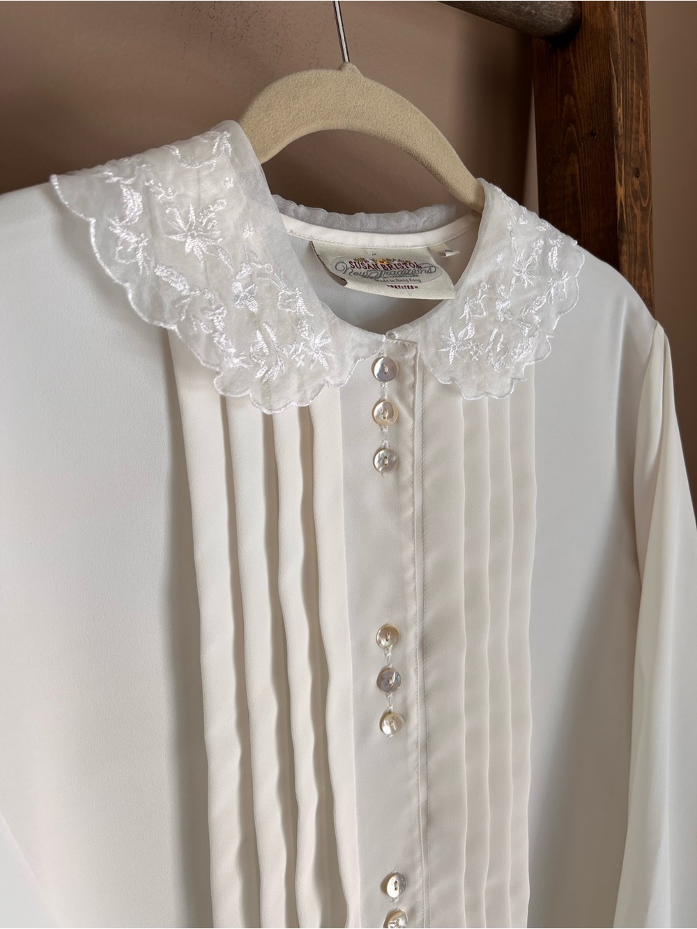 True Vintage Ivory Embroidered Peter Pan Collar Blouse